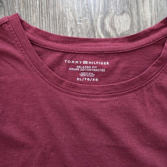 Tommy Hilfiger Embroidered Flag Stripe Logo T-Shirt - Picture 3 of 3